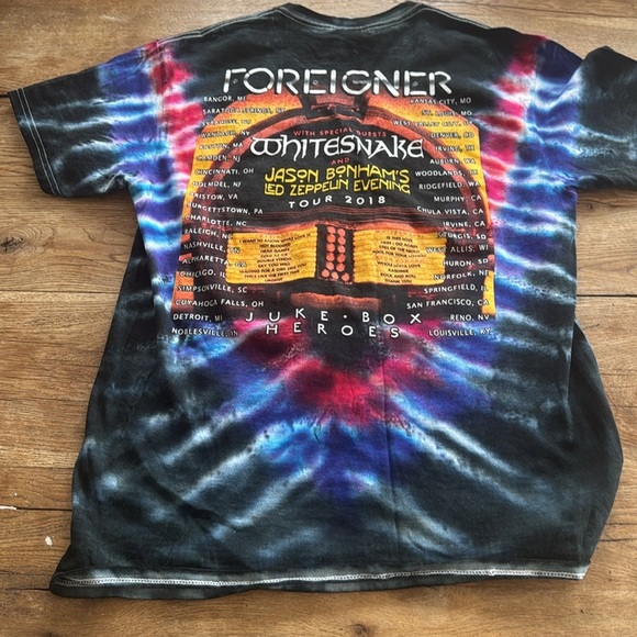 FOREIGNER & WHITESNAKE 2018 Tour Shirt M - Picture 4 of 6